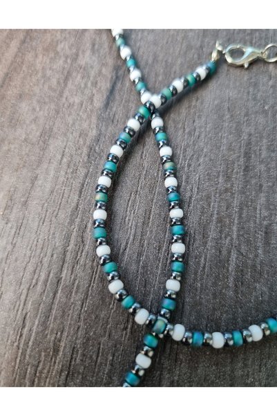 NEMOR STUDIO Green & Metallic Colored Miyuki Bead Necklace