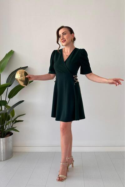 MaziButik Cross Chain Crepe Dress Emerald