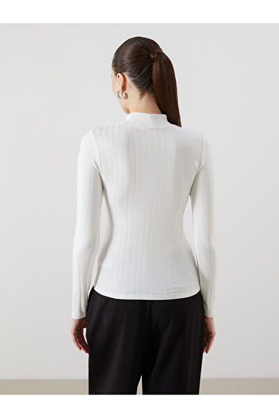 LC Waikiki Ekru Dik Yaka Kadın Body