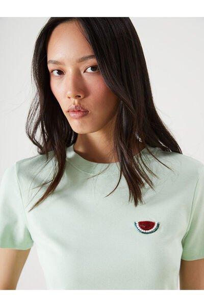 LC Waikiki تي شيرت نسائي مطرز بياقة روبا من UZG STORE للنساء الأنيقات