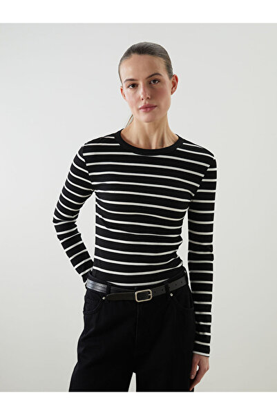 LC Waikiki Λαμπερές επιλογές από το Shining Store |   Γυναικείο φορμάκι με ριγέ λαιμόκοψη