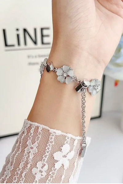İncisoft Apple Watch Series 10 42mm 4/5/6/Se 38-40mm 7/8/9/ 41mm Compatible Elegant Chain Band with Rhinestone Flower