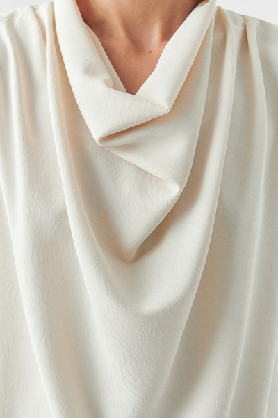 Exquise Degaje Collar Sleeveless Jacquard Regular Cream Blouse