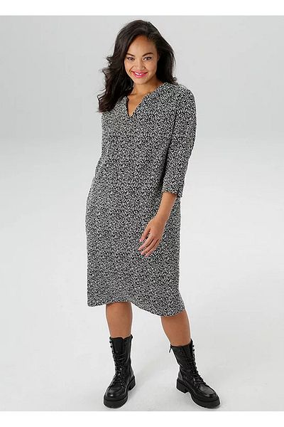 Şans Women's Plus Size Black, Three Quarter Sleeve, V Neck Pocket Dress 65N39097