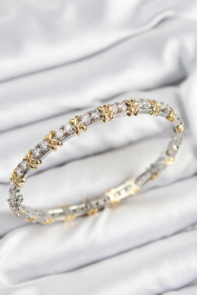 Clariss Brass Zircon Stone Xoxo Bracelet for Women, Stylish and Durable Jewelry