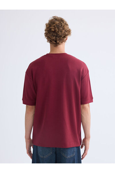 LC Waikiki Ανδρικό μπλουζάκι με λαιμόκοψη μπορντό