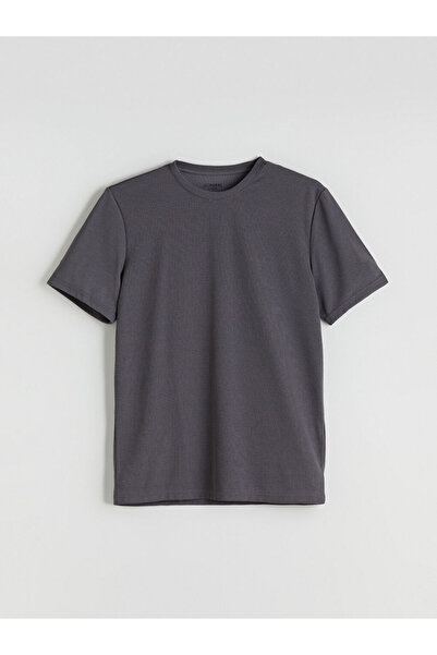 LC Waikiki Λαμπερές επιλογές από το Shining Store |   Ανδρικό μπλουζάκι με λαιμόκοψη από βαμβακερό χτενισμένο βαμβάκι