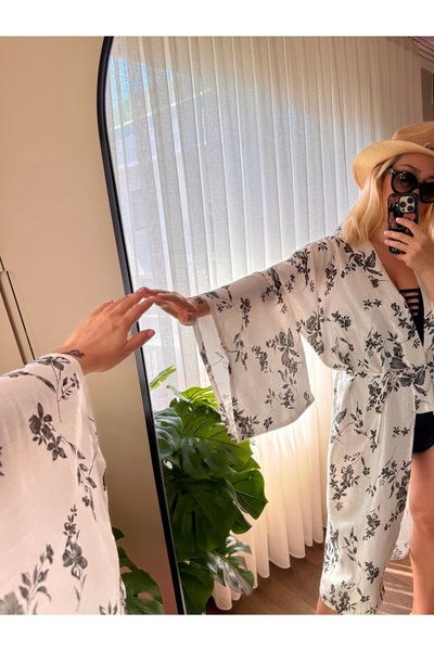 Pina Black and White Floral Kimono