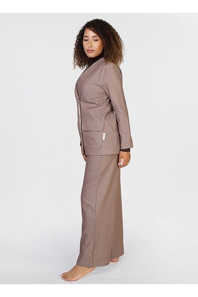 Jimmy Le Bond 2 PC Jeans Suit -of blazer featuring flap pockets and paired with wide-leg trouser and Belt