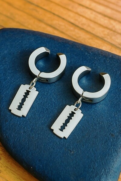 Fildişi Aksesuar Razor Symbol Shaped Unisex No Hole Pinch through Ear Steel Earrings