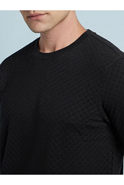 Dennis Lingo By Styli Men Black Textured Regular Fit T-Shirt