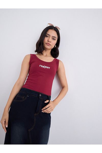 Styli Red Fitted Tank with Slogan Print