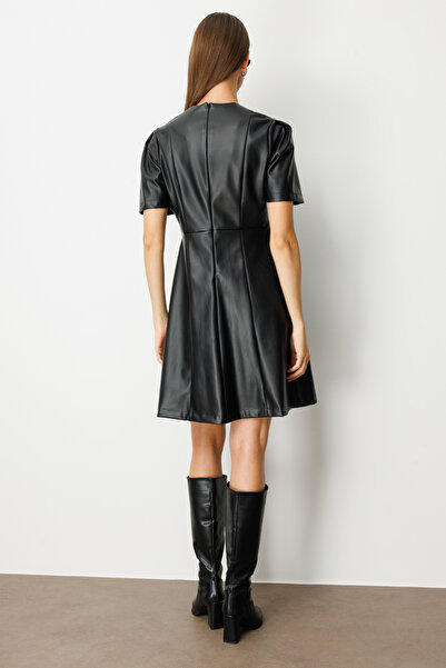 Ekol Δερμάτινο φόρεμα με κοντό μανίκι