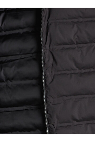 LC Waikiki Standart Kalıp Dik Yaka Erkek Şişme Yelek