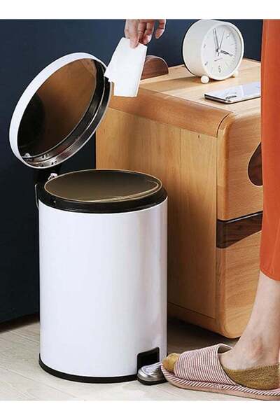 Generic JCB CHIC 12 Liter Stainless Steel Pedal Trash Bin with a Polished Finish and Removable Internal Buc