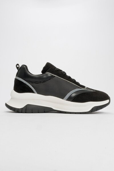 Zerenyus Mark Premium Black Lace-Up Sports Shoes