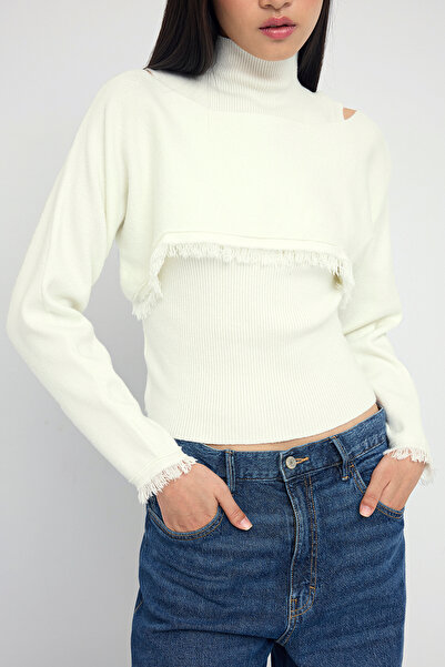 Trendyol Collection Teen Ecru 2-Piece Soft Textured Crop Top with Tassels- Inside Fitted Knitwear Sweater-Blouse Set Twoaw26Kz00011