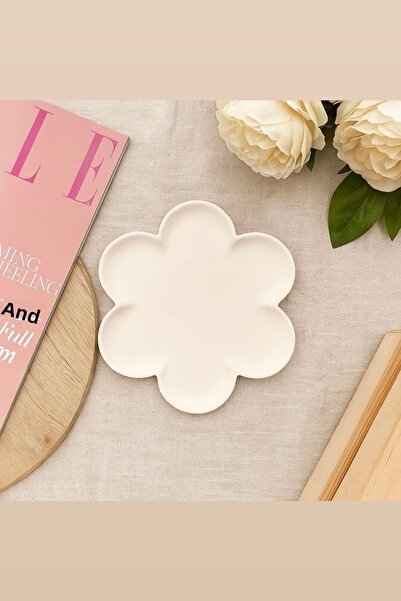 Mandalin Art Studio Flower Shaped Decorative Concrete Plate| White