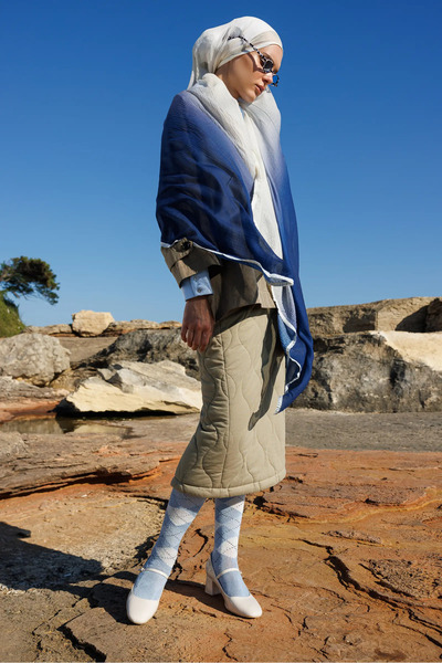 Mooncorn Gradient Muslin Shawl Navy Blue