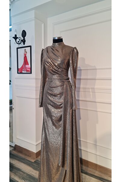 makbuleofficial Stylish, Hijab Evening Dress with Sparkly Fabric and Drape Detail