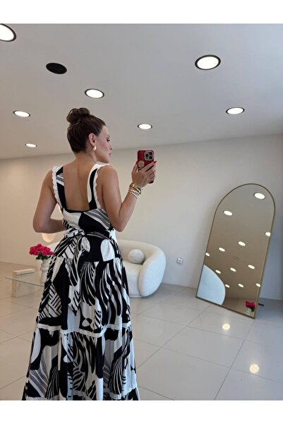 Çnru SİYAH/BEYAZ DETAYLI, ASKILI MAKSİ BOY ELBİSE