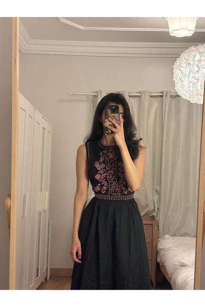 SELSAL Soft embroidered dress