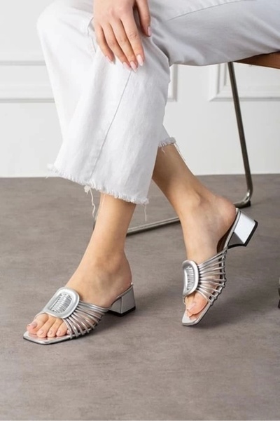 gizmurstore Anca silver patent leather high heeled slippers