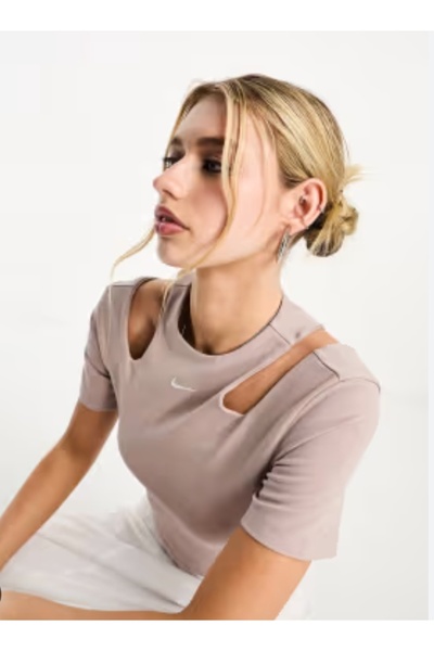 Nike Sportswear Essentials Kısa Kollu Kadın T-shirt DV7962-272