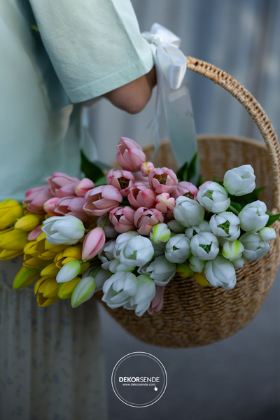 Dekorsende Lalea umedă artificială albă 43 cm