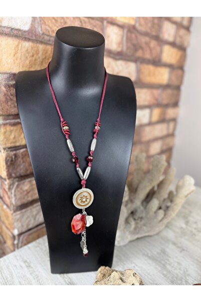 SEDEF TAKI Çiçek desen işlemeli madalyon uzun kolye