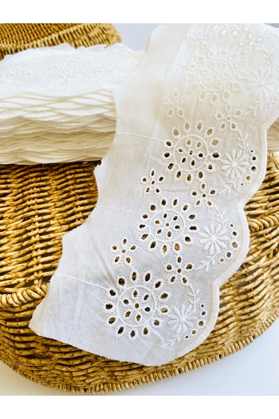 seyranat Güpür Dantel Kenar Fisto Eni 10 cm Beyaz Renk Çiçek Desenli 1 Metre