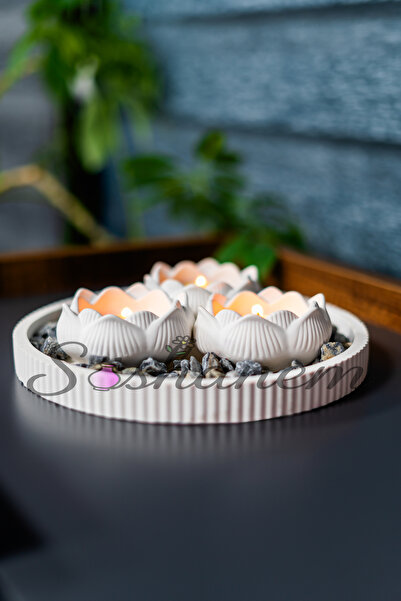 Süshanem Oval altlıklı 3'lü lotus figürlü mumluk seti