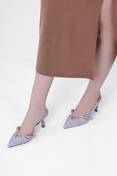 Tasarım Pantofi cu toc pentru femei din piele lacuită bucolică, cu cataramă în față, cu două bretele