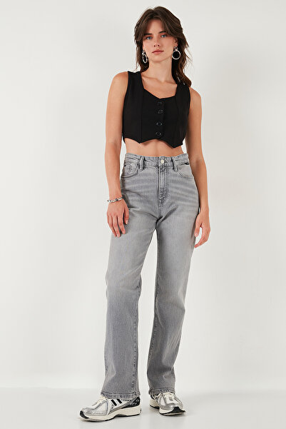 Lela Slim Fit Heart Collar Buttoned Thick Strap Crop Vest Vest 5865497