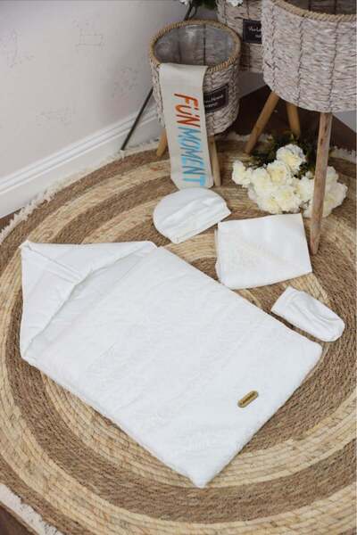 Fun Moment 4-piece newborn lace bodysuit