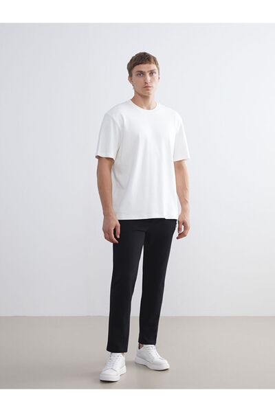 LC Waikiki Λαμπερές επιλογές από το Shining Store |   Ανδρικό μπλουζάκι με κοντό μανίκι με λαιμόκοψη