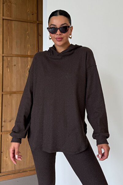 MODAGEN Dámská hnědá souprava interlock s kapucí a žebrovanými legínami