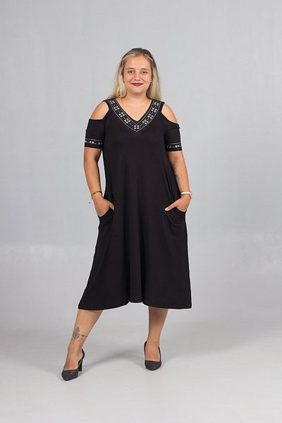 Truva XXL Plus Size Stone Embroidered Shoulder Window V-Neck Dress – Stylish and Elegant Design