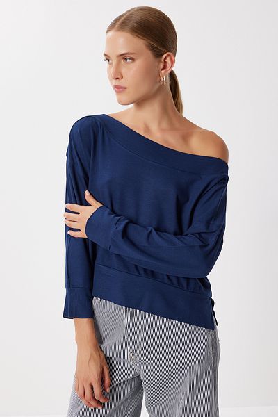 Lovelyİstanbul Open Shoulder Viscose Blouse Lub0225 Dark Blue