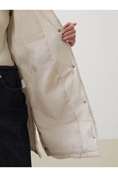 LC Waikiki Γυναικείο πουπουλένιο παλτό LCW με κουκούλα (W5)