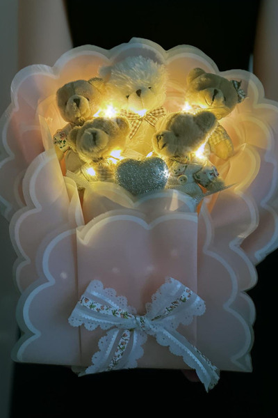 Sole 90 CM PELUŞ AYI ve GİYSİLİ ROMANTİK PELUŞ LED IŞIKLI AYICIK BUKETİ Sevgiliye - Kıza Hediye Seti