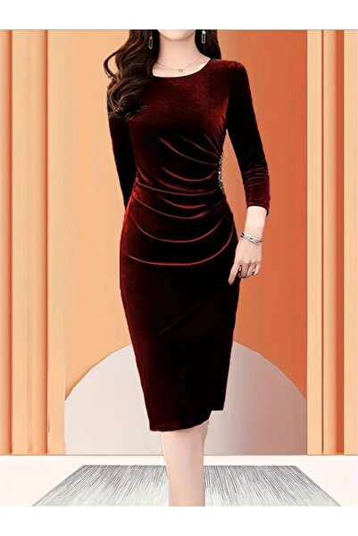 Masspera Yuvarlak Yaka Uzun Kollu Drapeli Büzgülü Yanı Taş Detaylı Midi Kadife Elbise