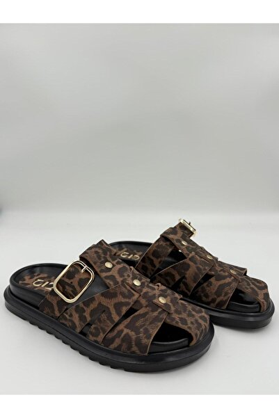 adelix Kadın Süet Kapalı Bantlı Altın Detaylı Terlik Leopar