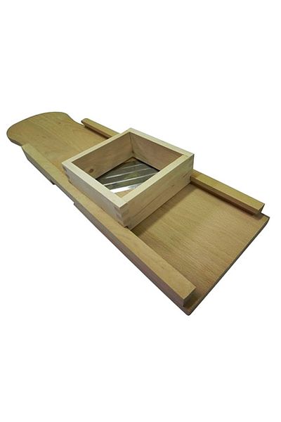 SGTT Vegetable grater with wooden stand, 4 blades, 90 cm