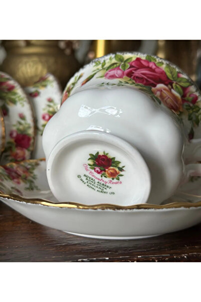 Royal Albert Antika İngiliz Royal Albert Old Country Roses Porselen Double Kahve / Çay Fincan Ve Tabağı