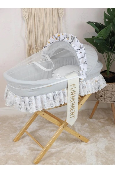 Fun Moment Moses Basket Baby Bed, Turkish Bamboo, Decorated with Luxury Lace, for Newborns with Foldable Wooden Stand