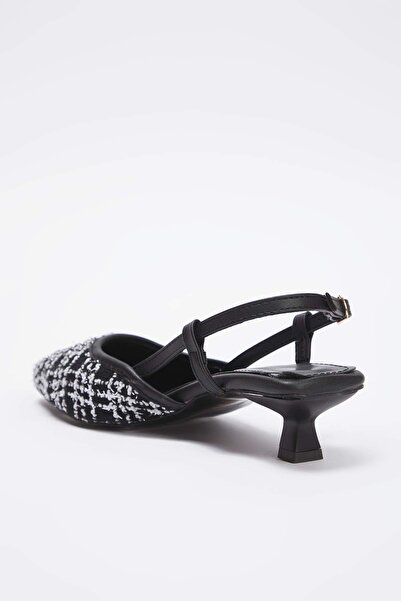 TRENDYOL SHOES Černé tvídové dámské boty na podpatku s otevřenými zády TAKAW25TO00039