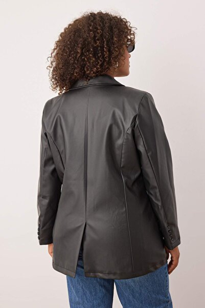 Trendyol Curve Чорний великий розмір тканий штучний шкіряний блейзер TBBAW26AG00013