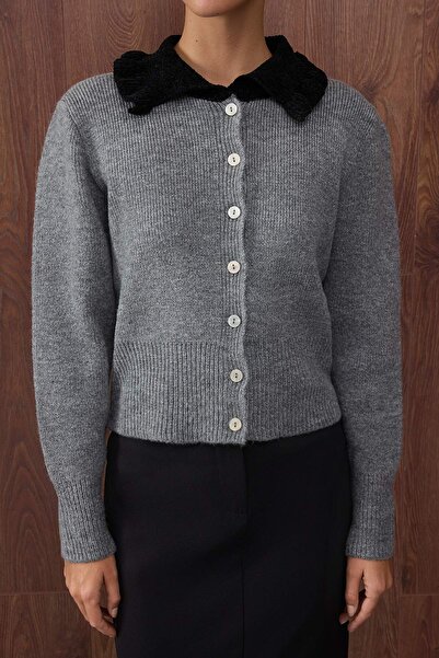 Trendyol Collection Special Collection Gray Color Block Polo Neck Special Yarn Collar Detailed Knitwear Cardigan Twoaw26Hi00056