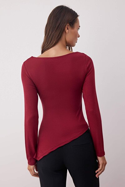 Trendyol Collection Bordowa bluzka z elastycznego dzianiny z miękkim materiałem, asymetryczna, TWOAW25BZ00233